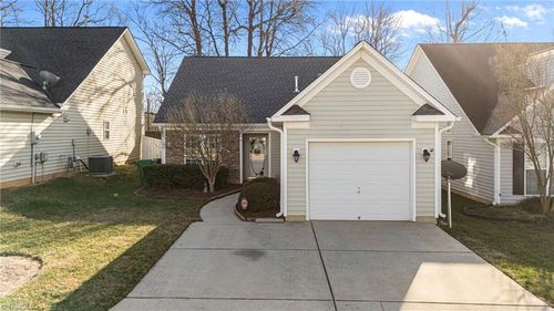 4440 River Forest Ln, Greensboro, NC, 27409-9111 | Card Image