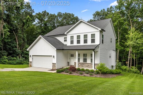 16255 Catalpa Way, Holly, MI, 48442-8325 | Card Image