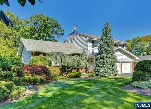 350 Elisa Dr, Englewood Cliffs, NJ, 07632-1706 | Card Image