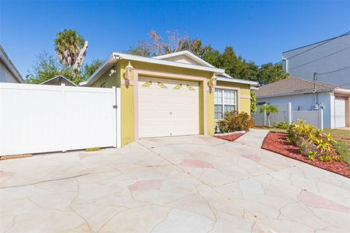 2212 E Columbus Dr, TAMPA, FL, 33605-2802 | Card Image