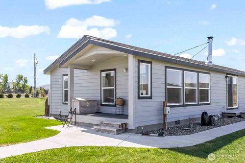 16847 Upper Badger Pocket Rd, Ellensburg, WA, 98926-5322 | Card Image