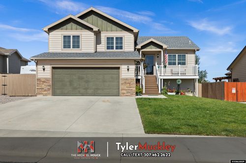 3070 Indian Springs Dr, Casper, WY, 82604-3639 | Card Image