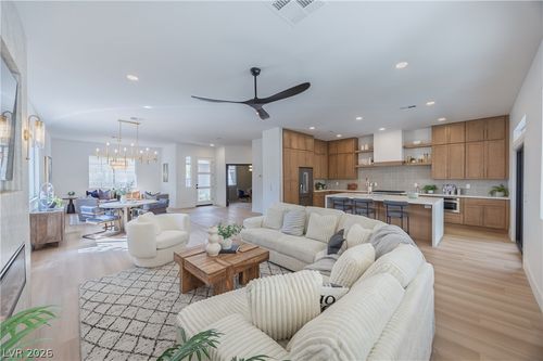 2516 Silver Beach Dr, Henderson, NV, 89052-2663 | Card Image