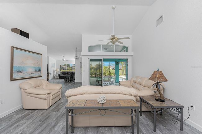 Being offered Fully furnished turnkey | Image 10