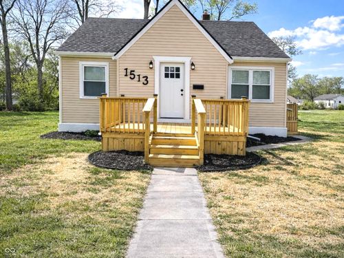 1513 Dewey St, Anderson, IN, 46016-3124 | Card Image