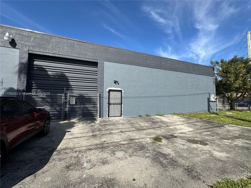 1000 Phippen Waiters Rd, DANIA BEACH, FL, 33004-3835 | Card Image