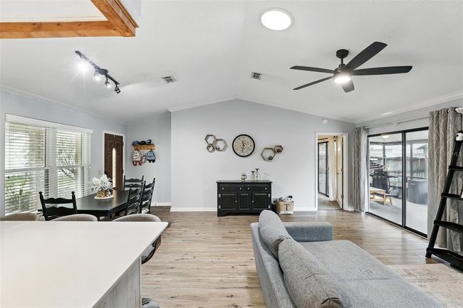 10049 Custer Cir, House other with 3 bedrooms, 2 bathrooms and null parking in ORLANDO FL | Image 9