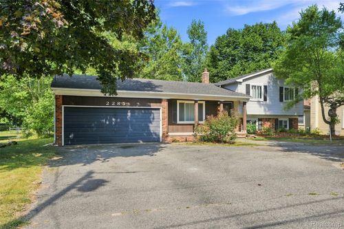 2285 Snellbrook Road, Auburn Hills, MI, 48326 | Card Image