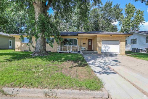 1310 Shamrock St, Junction City, KS, 66441-4020 | Card Image