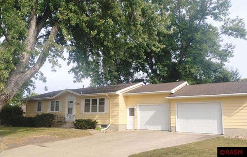 731 3rd Ave Ne, Sleepy Eye, MN, 56085-6000 | Card Image