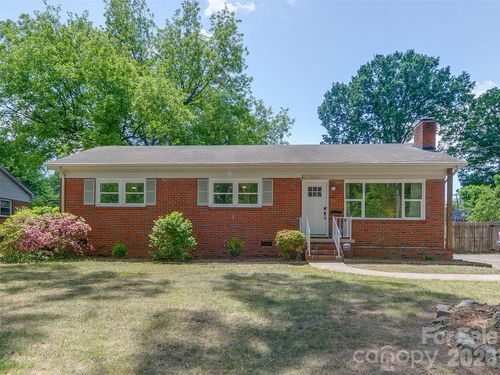 3228 Wicklow Pl, Charlotte, NC, 28205-4329 | Card Image