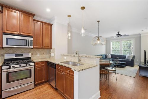 1237 Ashford Creek Park Ne, Brookhaven, GA, 30319-5057 | Card Image
