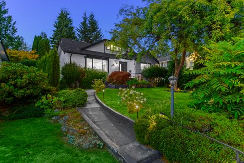 1921 Fulton Ave, West Vancouver, BC, V7V1T2 | Card Image
