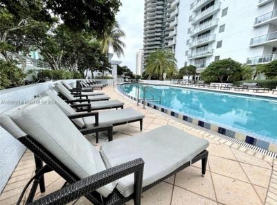 1203 - 1060 Brickell Ave, Home with 1 bedrooms, 1 bathrooms and null parking in Miami FL | Image 2