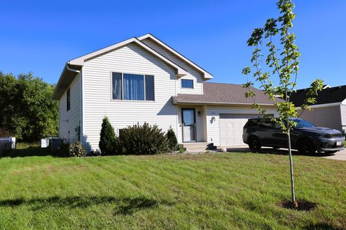 1733 Maple Leaf Ln, Litchfield, MN, 55355-4550 | Card Image