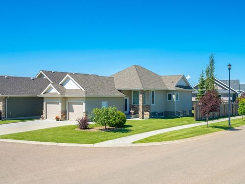 1-1408 52b Ave, Lloydminster, AB, T9V3L4 | Card Image