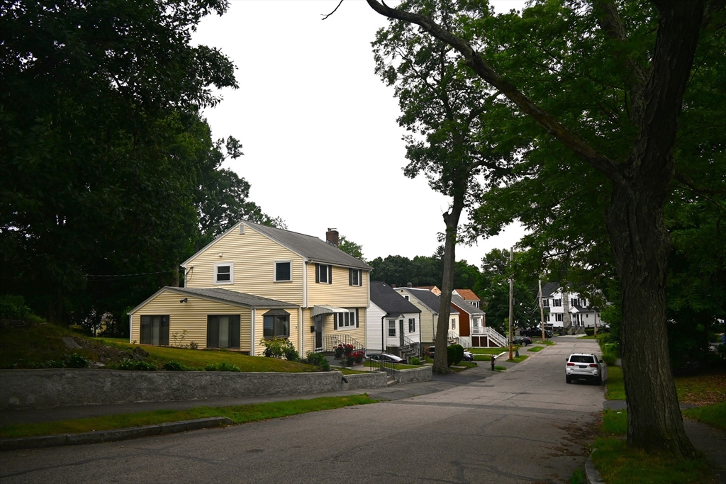 Savin St, Milton, MA 02186