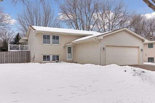4745 Upland Ln N, Plymouth, MN, 55446-2035 | Card Image