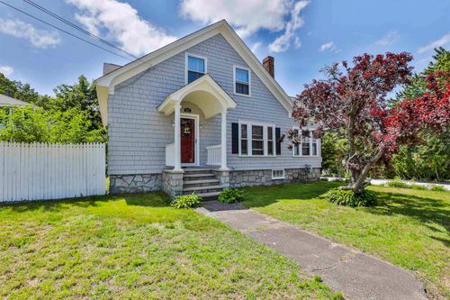 271 Vinton Street Street, Manchester, NH, 03103-3900 | Card Image