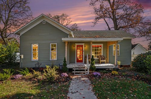 208 Mcomber St, Dowagiac, MI, 49047-1361 | Card Image