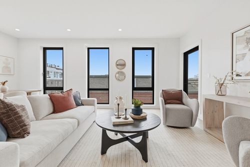 204-118 B St, Boston, MA, 02127-0011 | Card Image