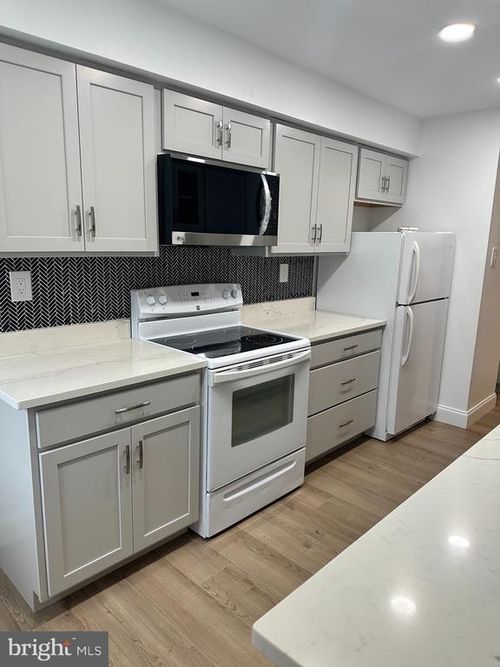 13-13 Ashley Ct, MARLTON, NJ, 08053-2049 | Card Image