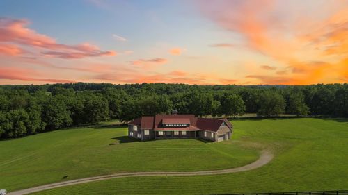 1599 Woodlake Rd, Midway, KY, 40347-9755 | Card Image