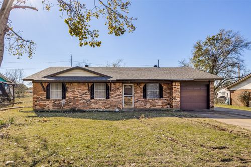 113 E Oak St, Gunter, TX, 75058-2531 | Card Image