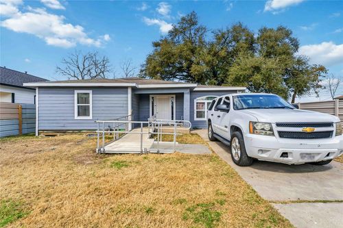 221 Calloway St, Houston, TX, 77029-4503 | Card Image
