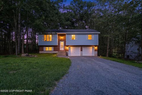 2081 Minqua Trl, Tobyhanna, PA, 18466-7867 | Card Image