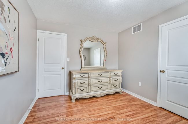 24 Diamond Crt, House other with 5 bedrooms, 3 bathrooms and 4 parking in Hamilton ON | Image 23
