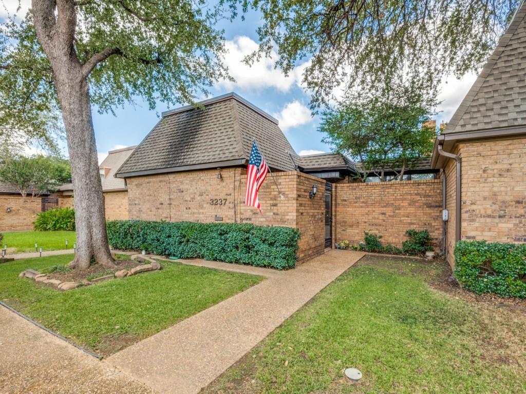 Stonehenge Ln, Carrollton, TX 75006