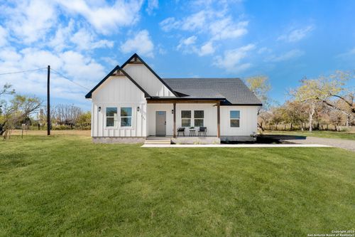 732 County Road 6846, Lytle, TX, 78052-4760 | Card Image