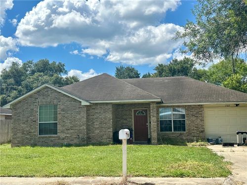 1303 E Hancock St, Beeville, TX, 78102-6145 | Card Image