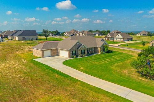 105 Kathy Stevens Ave, Springtown, TX, 76082-5967 | Card Image