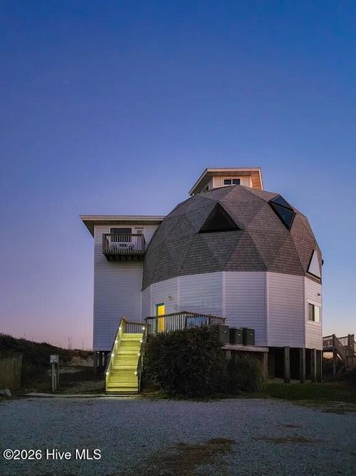 2070 New River Inlet Rd, N Topsail Beach, NC, 28460-9552 | Card Image