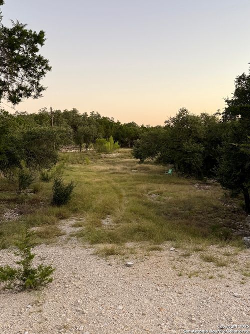 1059 Summit Blf, Canyon Lake, TX, 78133-2246 | Card Image
