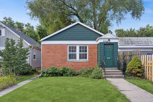 2958 Central St, Evanston, IL, 60201-1246 | Card Image