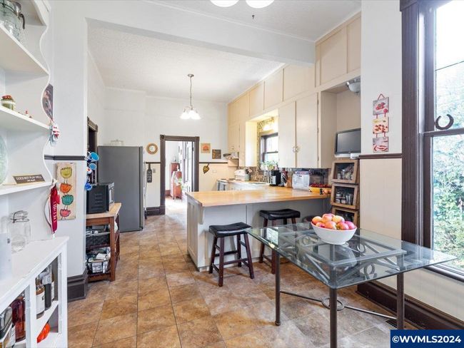 1006 Pine St, House other with 4 bedrooms, 2 bathrooms and null parking in Silverton OR | Image 18