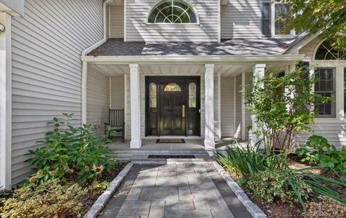 375 Vanderbilt Pkwy, Dix Hills, NY, 11746-5820 | Card Image