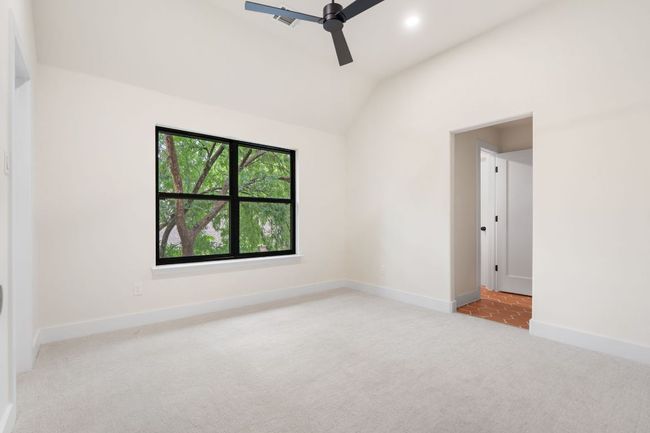 Plush carpeting and neutral tones provide a soft, comfortable foundation that easily adapts to any décor style. | Image 23