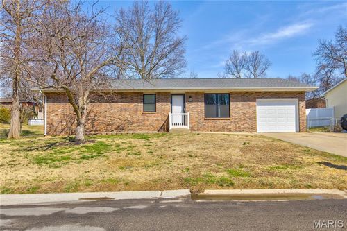 1042 Hillcrest Dr, East Alton, IL, 62024-2116 | Card Image