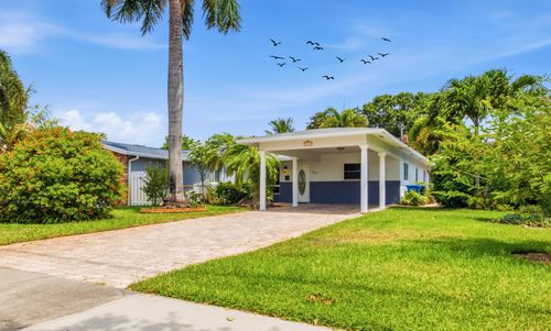 735 Ne 34th Ct, Oakland Park, FL, 33334-2851 | Card Image