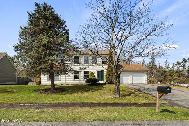 2 Faucett Ln, House other with 3 bedrooms, 3 bathrooms and null parking in Pittsfield MA | Image 4