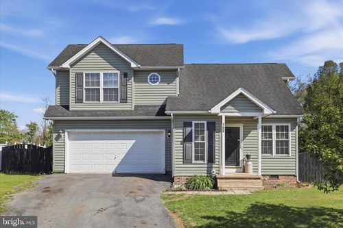 100 Coralberry Dr, MARTINSBURG, WV, 25401-6338 | Card Image