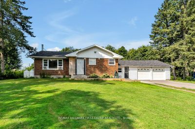 5400 Regional Rd 18, House other with 3 bedrooms, 1 bathrooms and 12 parking in Newtonville ON | Image 2