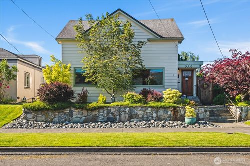 1605 9th St, Anacortes, WA, 98221-1917 | Card Image