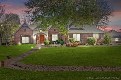 8111 N 68th East Place, House other with 4 bedrooms, 2 bathrooms and null parking in Owasso OK | Image 2