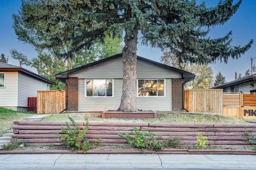 3038 Dover Rd Se, Calgary, AB, T2B1V6 | Card Image