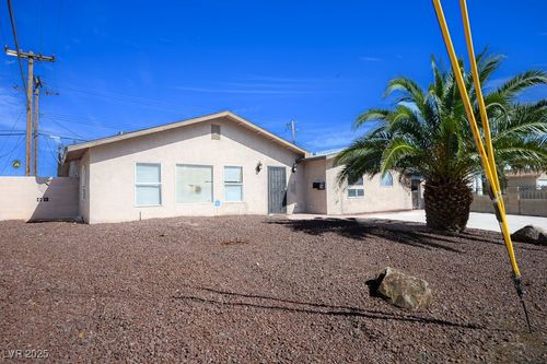 2205 Las Verdes St, Las Vegas, NV, 89102-3845 | Card Image